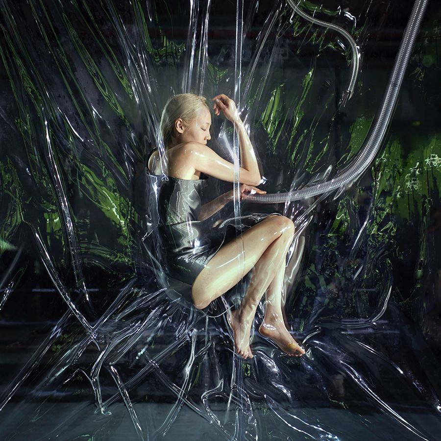 LAWRENCE MALSTAF
SHRINK 01995 at Cit&eacute; de la Mode, Paris (FR) 
&copy; Robert Clark - dress: Iris Van Herpen
