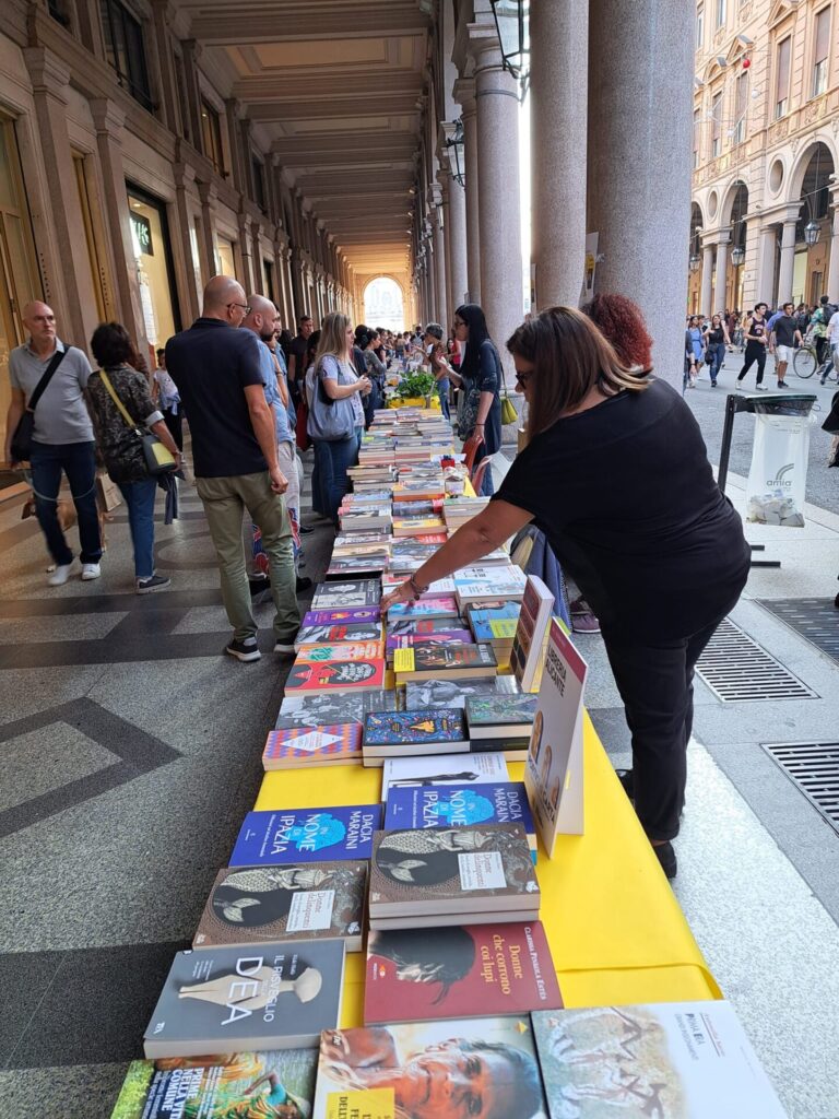 Portici di Carta 2023: la magia dei Libri a Cielo Aperto a Torino 3 Portici di Carta 2023 Torino