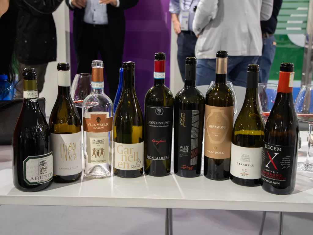 Merano WineFestival e Vinitaly presentano Amphora Revolution: appuntamento a Veronafiere il 7 e 8 giugno 2024 1 Merano WineFestival Vinitaly Masterclass Amphora Revolution