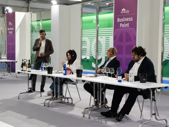 Merano WineFestival Vinitaly Masterclass Amphora Revolution