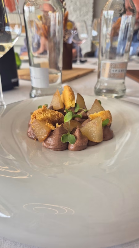 Vinea Relais e Cucina Decanto: a Dogliani la nuova sintesi tra ospitalità e la visione gastronomica di Vincenzo Mignuolo 3 Vinea Relais e Cucina Decanto: a Dogliani la nuova sintesi tra ospitalità e la visione gastronomica di Vincenzo Mignuolo
