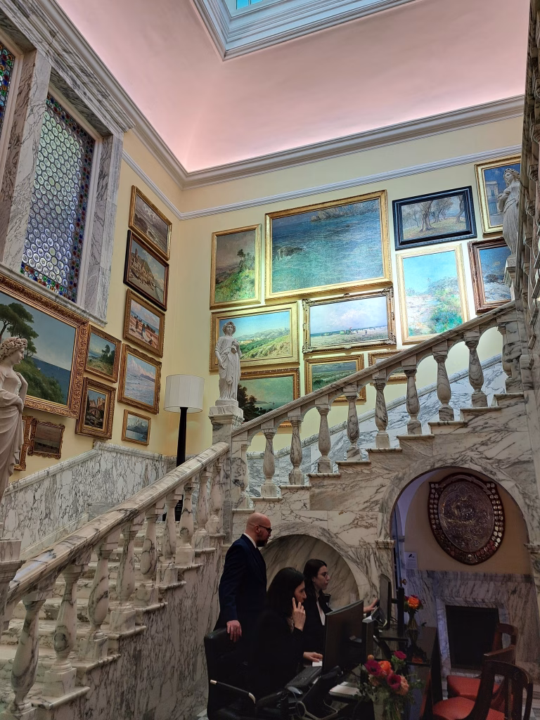 Il fascino dei Giardini di Villa della Pergola: Glicini, Storia e Paesaggio ad Alassio
