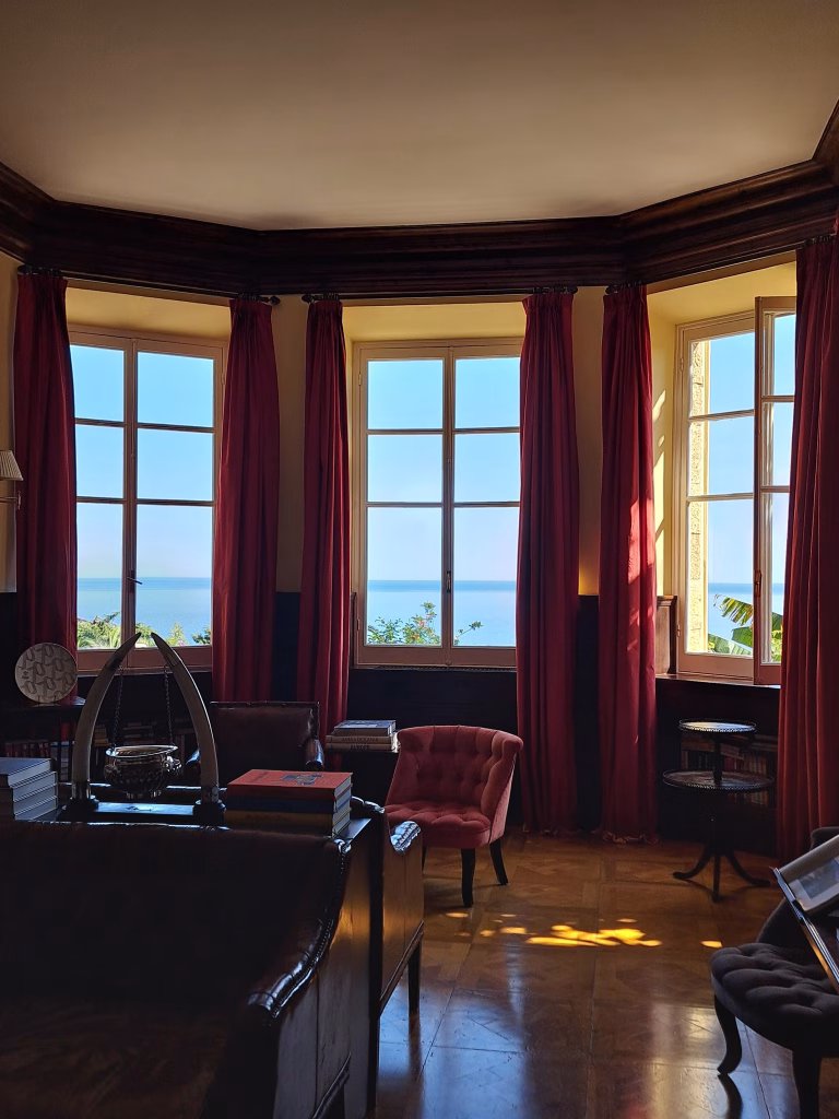Il fascino dei Giardini di Villa della Pergola: Glicini, Storia e Paesaggio ad Alassio