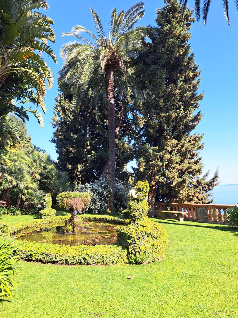Il fascino dei Giardini di Villa della Pergola: Glicini, Storia e Paesaggio ad Alassio