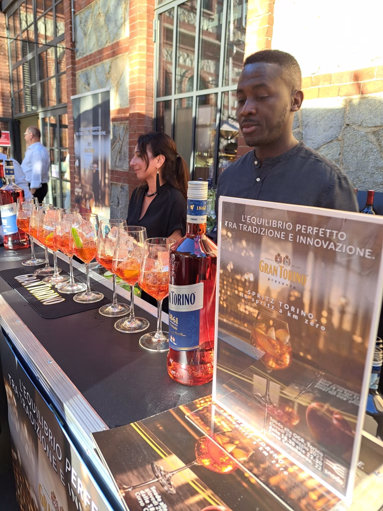 Aperitivo 1861 protagonista alle OGR Torino: il nuovo spritz di Gran Torino nel dehors di Snodo 1 Gran Torino Snodo Ogr Torino
