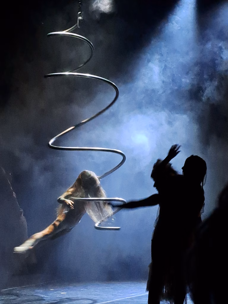 Musica, danza e acrobazie: Antica Distilleria Quaglia accompagna la rassegna firmata blucinQue 14 Musica, danza e acrobazie: Antica Distilleria Quaglia accompagna la rassegna firmata blucinQue