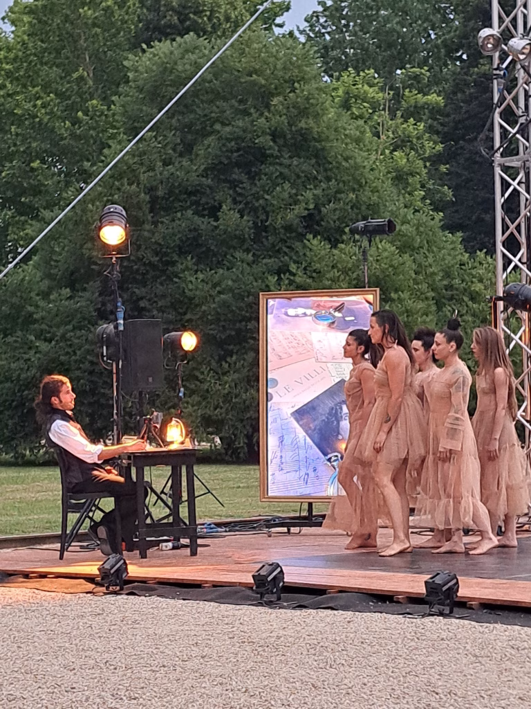 Musica, danza e acrobazie: Antica Distilleria Quaglia accompagna la rassegna firmata blucinQue 16 Musica, danza e acrobazie: Antica Distilleria Quaglia accompagna la rassegna firmata blucinQue