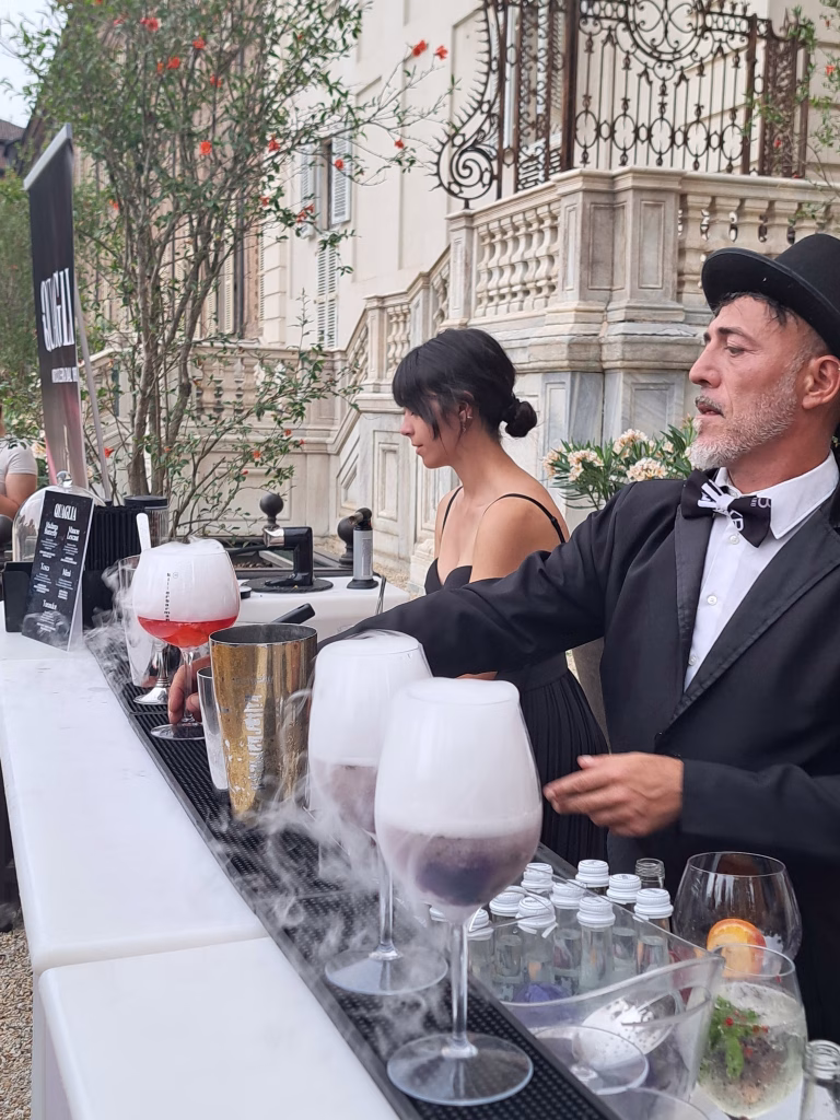 Musica, danza e acrobazie: Antica Distilleria Quaglia accompagna la rassegna firmata blucinQue 5 Musica, danza e acrobazie: Antica Distilleria Quaglia accompagna la rassegna firmata blucinQue
