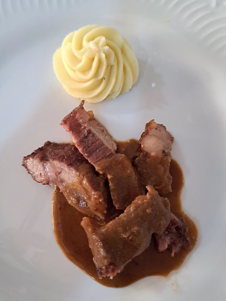 Il Ristorante Mencagli presenta la Padella Piemontese in occasione della Vuelta 2025 12 Ristorante Mencagli