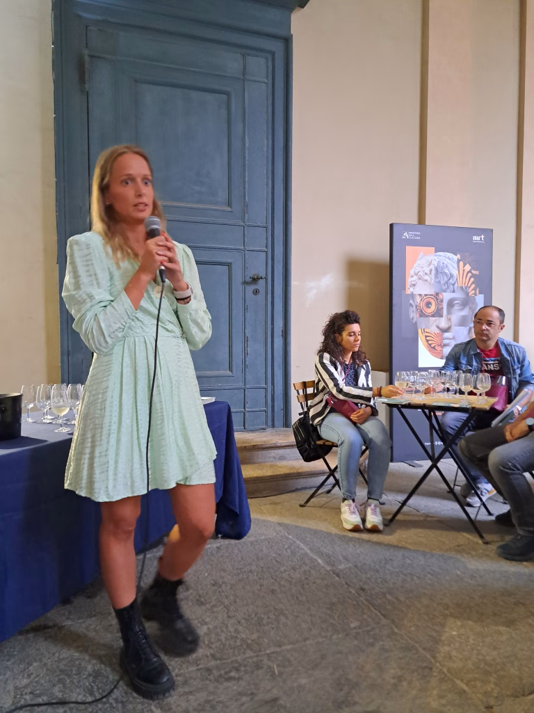 Vendemmia Reale 2025: l’evento di Torino Wine Week e Club Silencio tra Vino e Arte 4 Vendemmia Reale 2025: l’evento di Torino Wine Week e Club Silencio tra Vino e Arte
