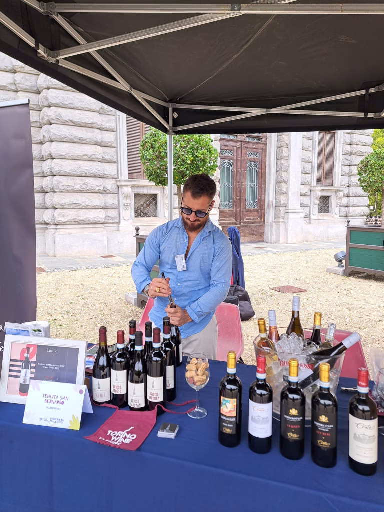 Vendemmia Reale 2025: l’evento di Torino Wine Week e Club Silencio tra Vino e Arte 16 Vendemmia Reale 2025: l’evento di Torino Wine Week e Club Silencio tra Vino e Arte