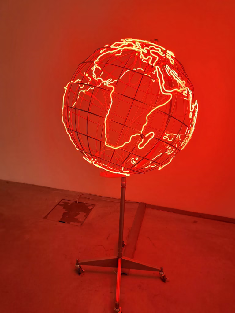 "Push the Limits 2" alla Fondazione Merz di Torino: l’arte davanti alla guerra, dal 27 ottobre 2025 al 1° febbraio 2026 3 "Push the Limits 2" alla Fondazione Merz di Torino: l’arte davanti alla guerra, dal 27 ottobre 2025 al 1° febbraio 2026