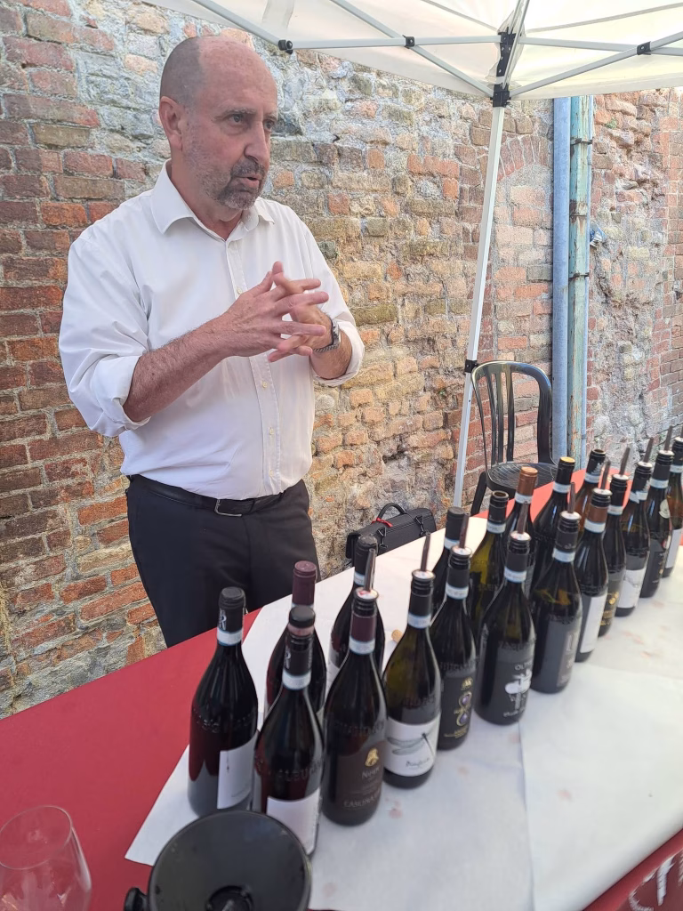 Cocco Wine Stories – Messaggi in bottiglia 2026, conclusa a Cocconato la seconda edizione 5 Cocco Wine Stories – Messaggi in bottiglia 2026, conclusa a Cocconato la seconda edizione