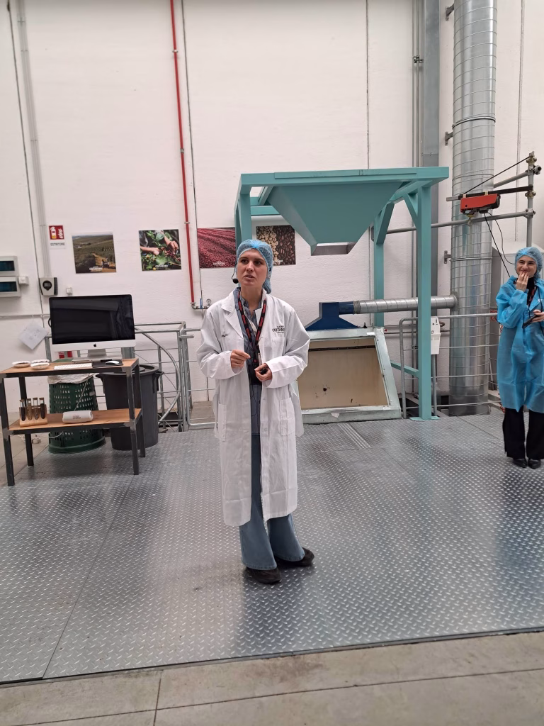 Dalla torrefazione all’analisi sensoriale: da Costadoro il percorso verso il certificato IIAC Italian Espresso Tasting M1 12 Dalla torrefazione all’analisi sensoriale: da Costadoro il percorso verso il certificato IIAC Italian Espresso Tasting M1