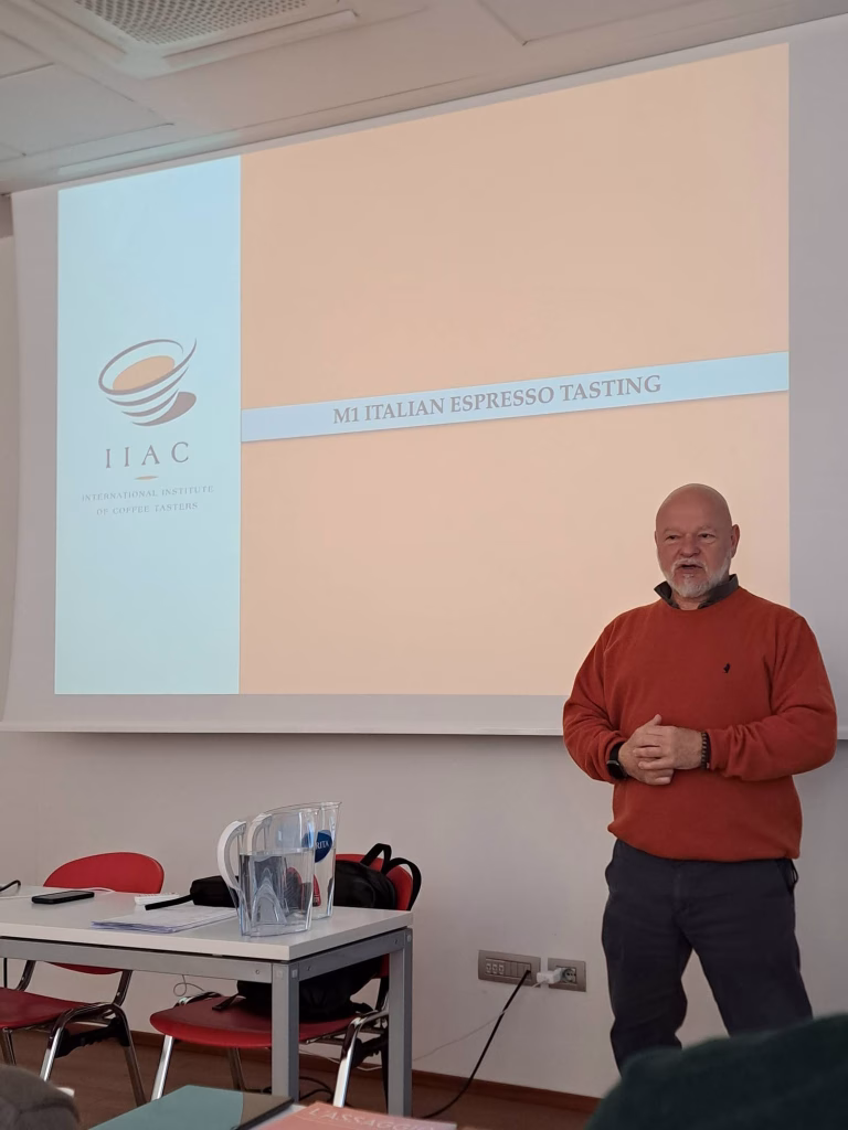 Dalla torrefazione all’analisi sensoriale: da Costadoro il percorso verso il certificato IIAC Italian Espresso Tasting M1 25 Dalla torrefazione all’analisi sensoriale: da Costadoro il percorso verso il certificato IIAC Italian Espresso Tasting M1
