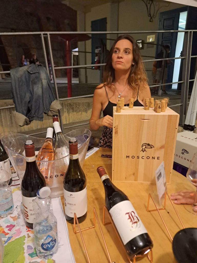 Io, Barolo 2026, dal Salotto del Ventennale ai banchi d’assaggio nel borgo, 12 settembre 2026 21 Io, Barolo 2026, dal Salotto del Ventennale ai banchi d’assaggio nel borgo, 12 settembre 2026