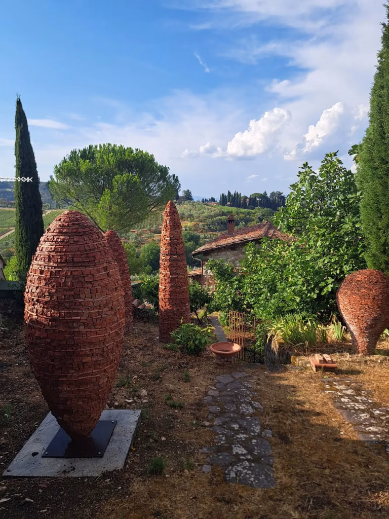 Greve in Chianti, dalla piazza del mercatale alle cantine sotterranee e alle mura di Montefioralle 11 Greve in Chianti, dalla piazza del mercatale alle cantine sotterranee e alle mura di Montefioralle