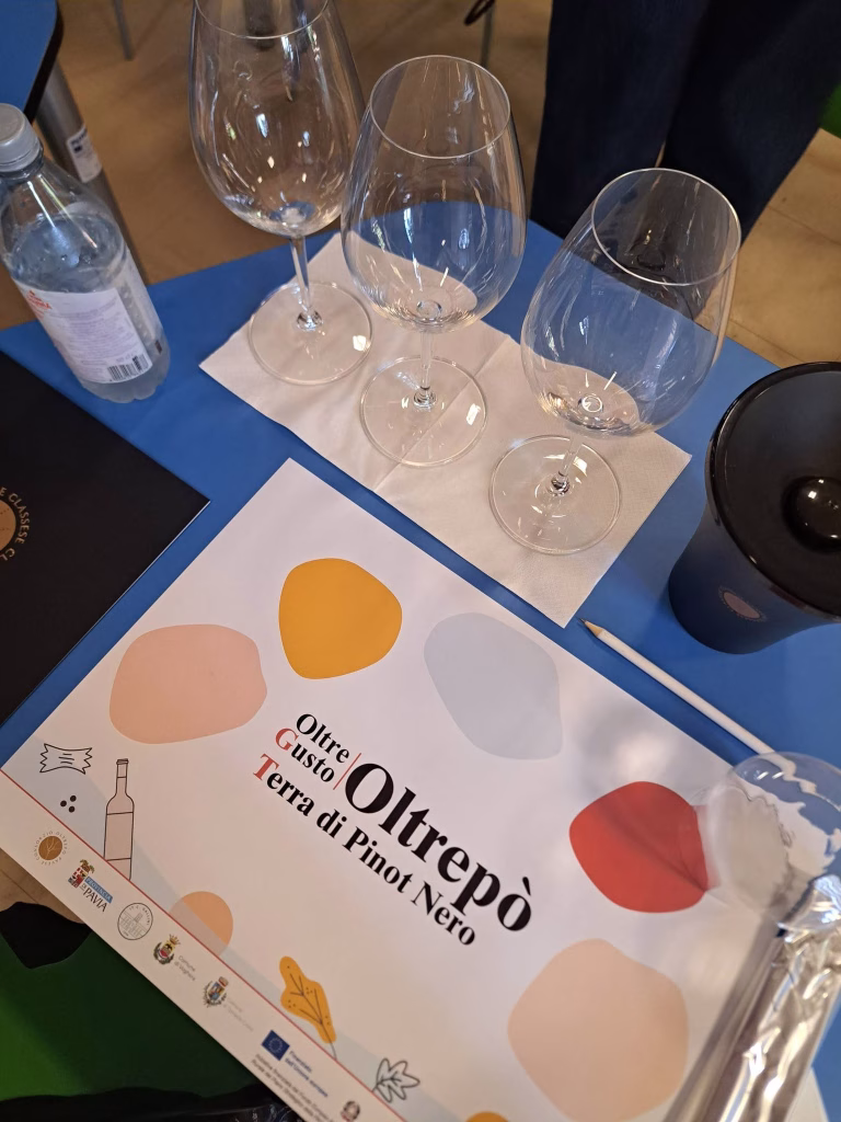 OltreGusto – Oltrepò Terra di Pinot Nero, dalla mappa geo-viticola di Masnaghetti alle degustazioni e agli showcooking, 7 settembre 2026 17 OltreGusto – Oltrepò Terra di Pinot Nero, dalla mappa geo-viticola di Masnaghetti alle degustazioni e agli showcooking, 7 settembre 2026