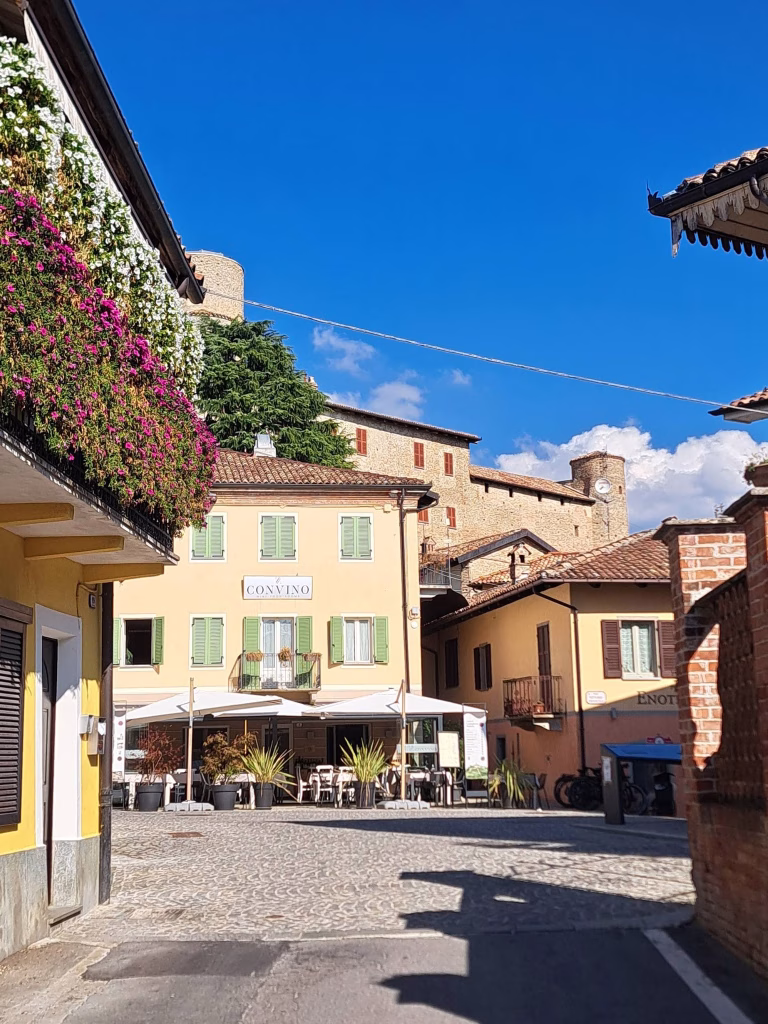 Io, Barolo 2026, dal Salotto del Ventennale ai banchi d’assaggio nel borgo, 12 settembre 2026 1 Io, Barolo 2026, dal Salotto del Ventennale ai banchi d’assaggio nel borgo, 12 settembre 2026
