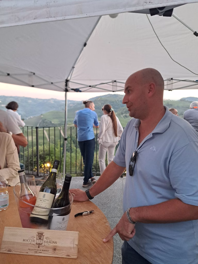 Io, Barolo 2026, dal Salotto del Ventennale ai banchi d’assaggio nel borgo, 12 settembre 2026 17 Io, Barolo 2026, dal Salotto del Ventennale ai banchi d’assaggio nel borgo, 12 settembre 2026