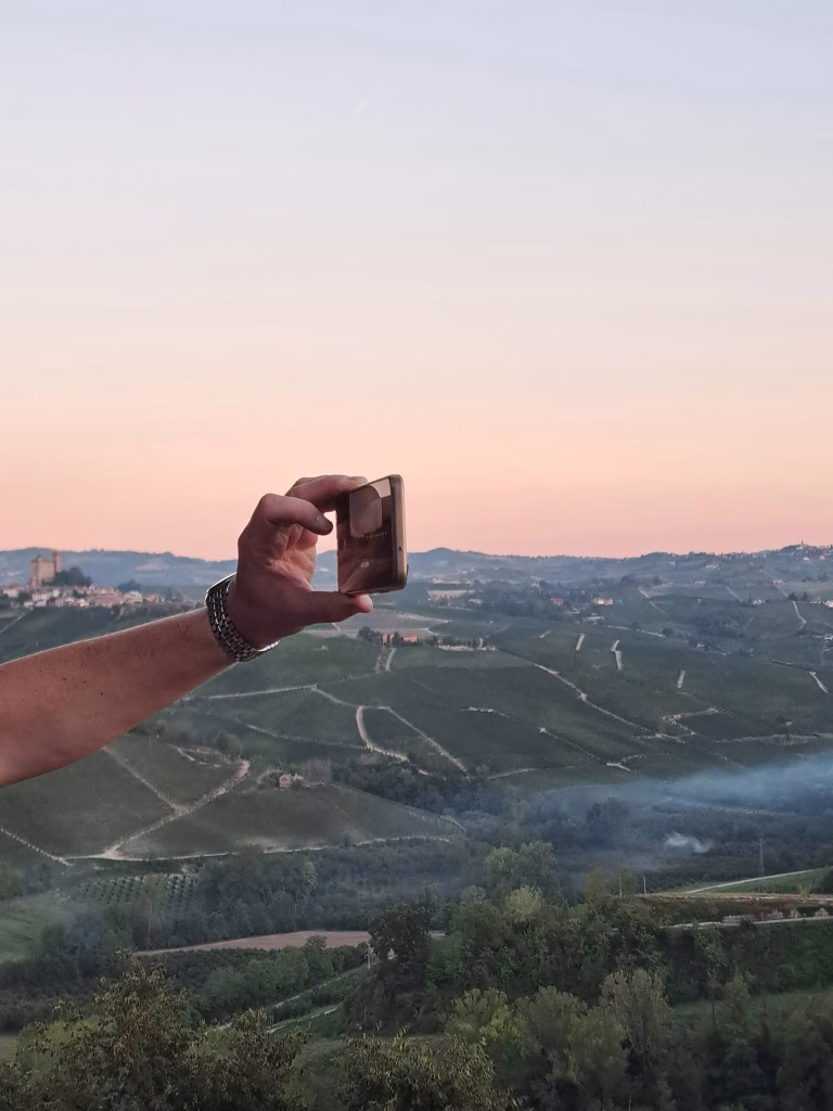 Io, Barolo 2026, dal Salotto del Ventennale ai banchi d’assaggio nel borgo, 12 settembre 2026 15 Io, Barolo 2026, dal Salotto del Ventennale ai banchi d’assaggio nel borgo, 12 settembre 2026