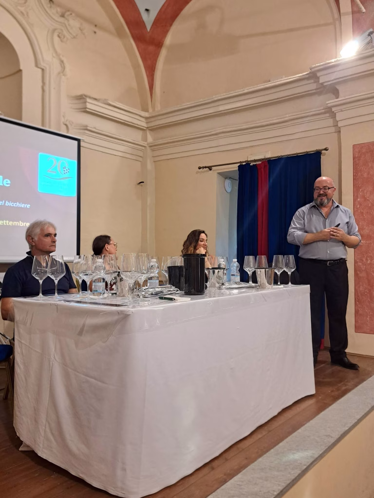 Io, Barolo 2026, dal Salotto del Ventennale ai banchi d’assaggio nel borgo, 12 settembre 2026 9 Io, Barolo 2026, dal Salotto del Ventennale ai banchi d’assaggio nel borgo, 12 settembre 2026