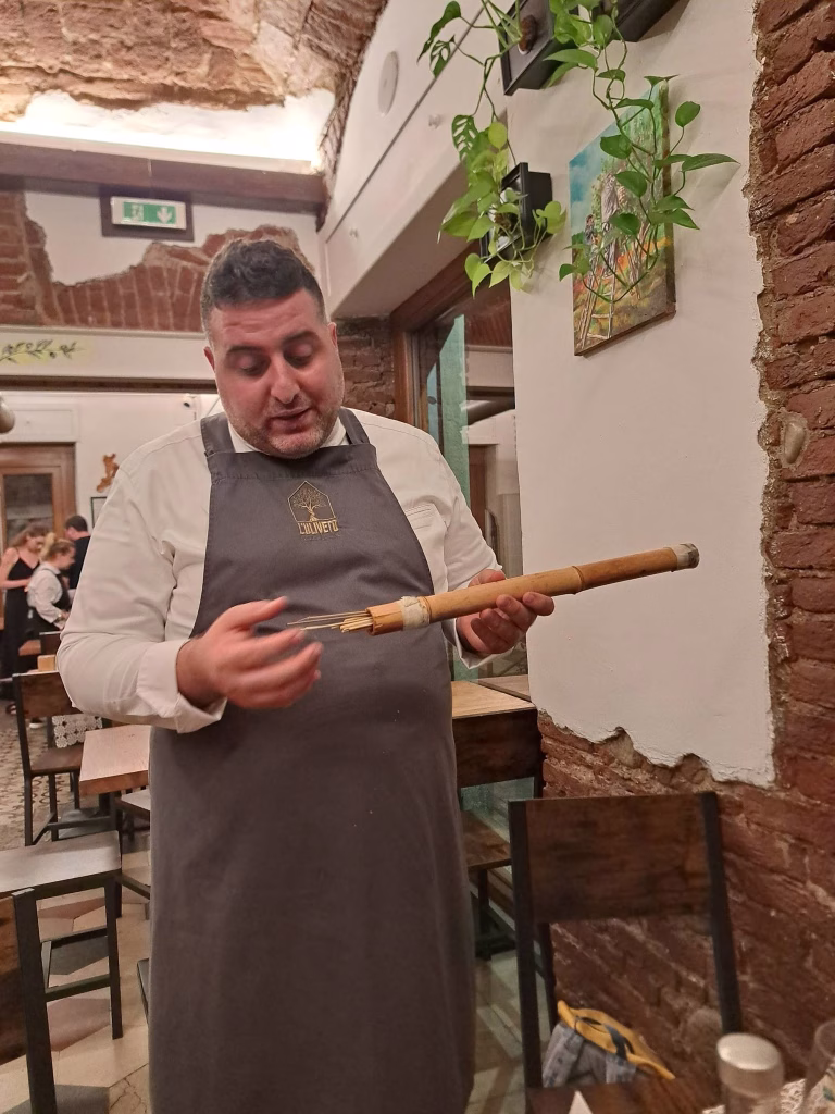 L’Uliveto, a Torino la Calabria di Claudio Lochiatto tra maccarruna, ’nduja e ricordi di casa
