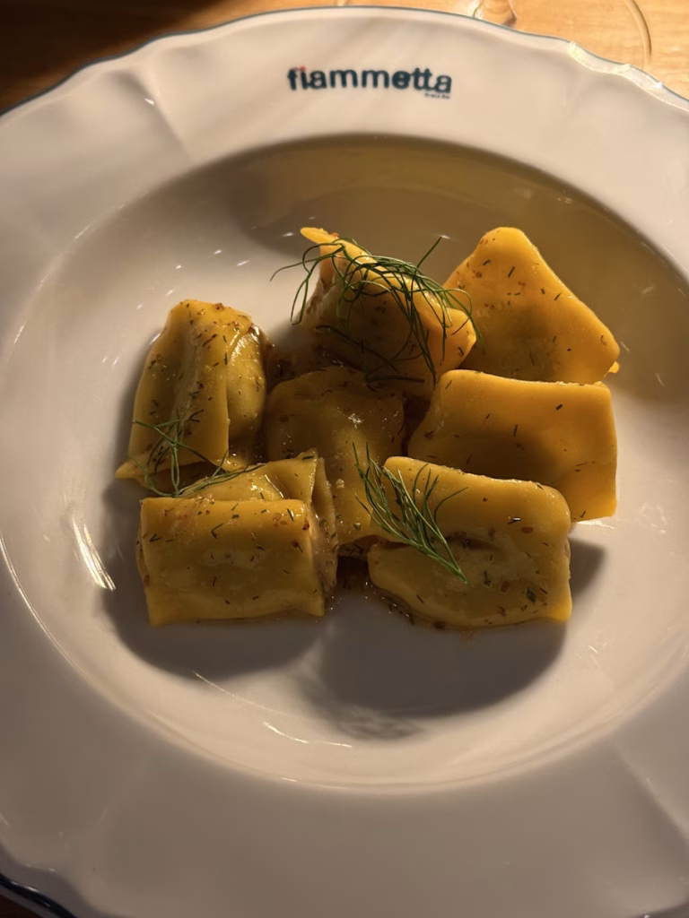 Fiammetta Brace Bar accende via Maria Vittoria: a Torino il nuovo progetto di Adelaide tra brace, tecnica e convivialità 3 Fiammetta Brace Bar accende via Maria Vittoria: a Torino il nuovo progetto di Adelaide tra brace, tecnica e convivialità