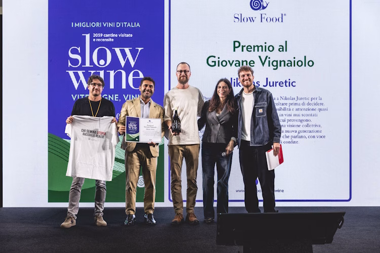 Slow Wine 2027, presentata a Milano la nuova guida: 2.059 cantine, 168 nuovi ingressi e tutti i vincitori dei sette premi speciali 5 Slow Wine - Presentazione Guida Slow Wine - Yume Vision - Michele Purin Comunicato