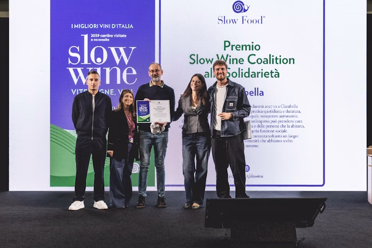 Slow Wine 2027, presentata a Milano la nuova guida: 2.059 cantine, 168 nuovi ingressi e tutti i vincitori dei sette premi speciali 6 Slow Wine - Presentazione Guida Slow Wine - Yume Vision - Michele Purin Comunicato
