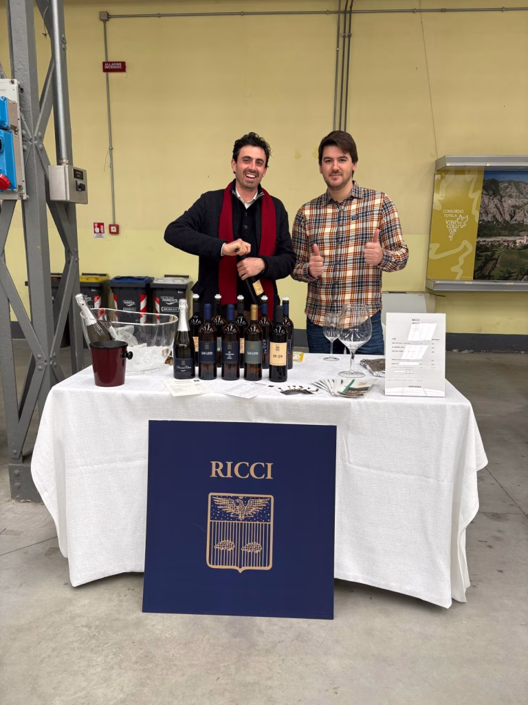 Tortona, il Timorasso incontra il Tartufo: successo per la seconda edizione di "Derthona & Trufle 2025" 12 Tortona, il Timorasso incontra il Tartufo: successo per la seconda edizione di "Derthona & Trufle 2025"