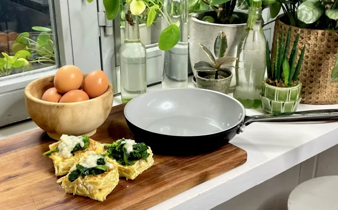 Frittata Di Pasta Con Cime Di Rapa Spadellate E Salsa Ai Formaggi @Tirmagno