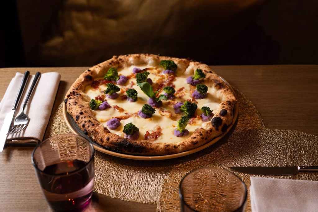 World Pizza Day 2026: indirizzi e stili dell’arte bianca tra Milano e Roma 5 ROSES PIZZA & MORE
